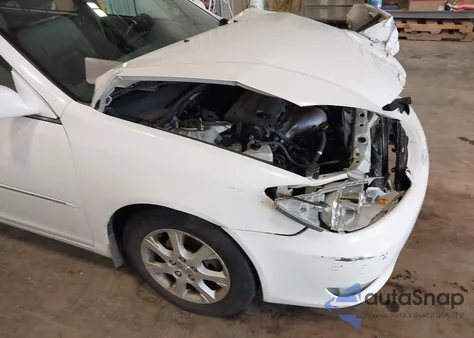 2006 Toyota Camry Xle z USA, uszkodzony, nr VIN 4T1BE30K26U665914